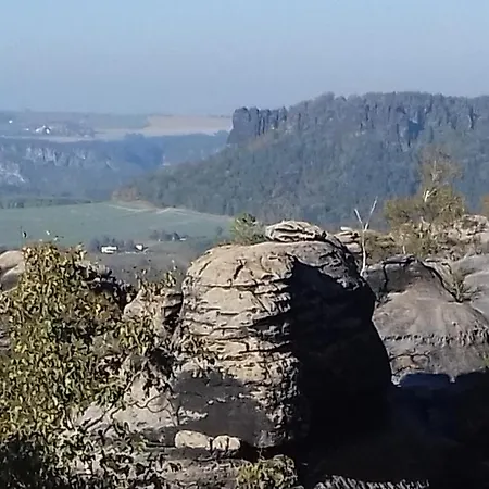 Zum Lilienstein アパート *